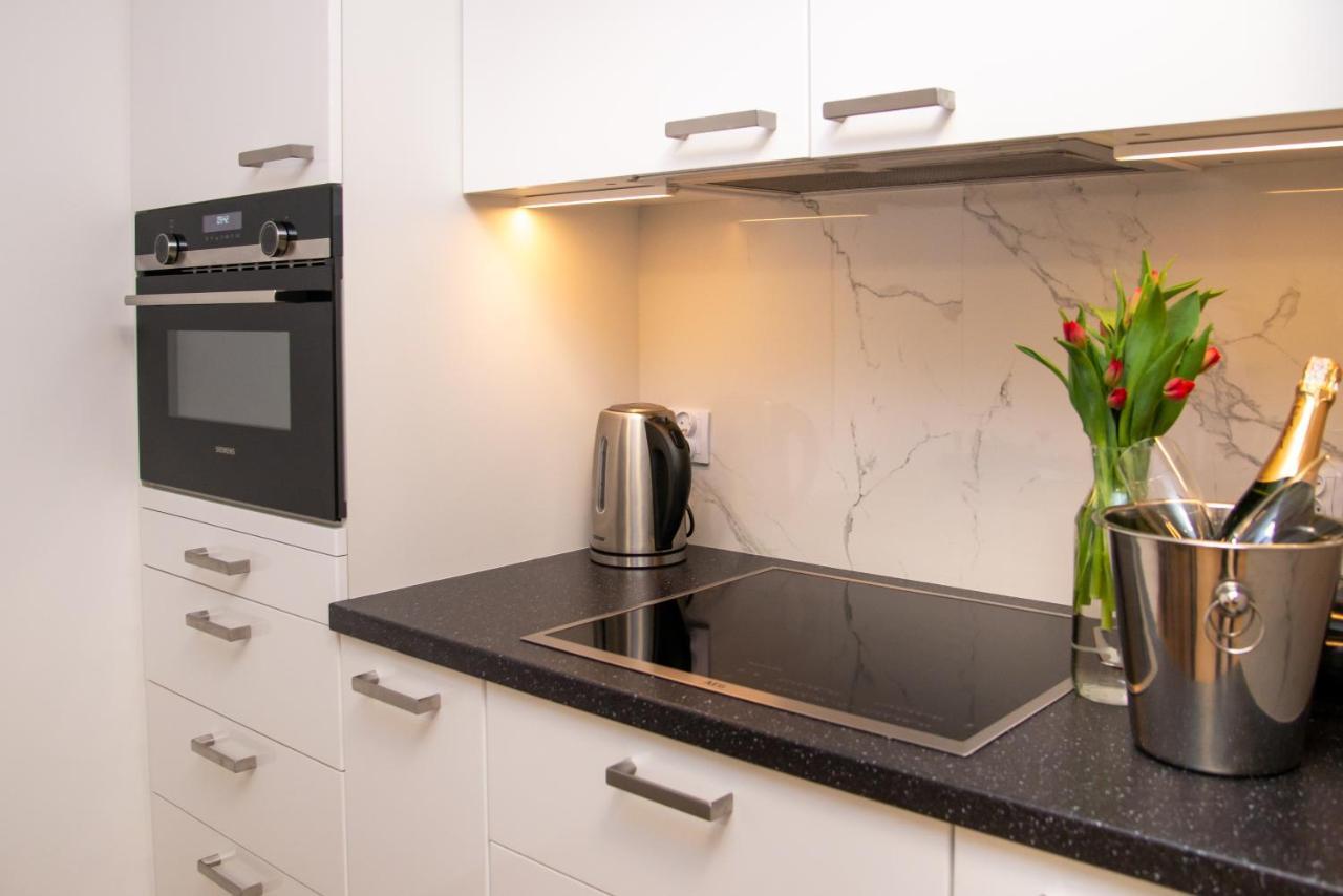 Maya'S Flats & Resorts 49 - Spacious 3 Rooms Apartment In Szafarnia Gdansk Bagian luar foto