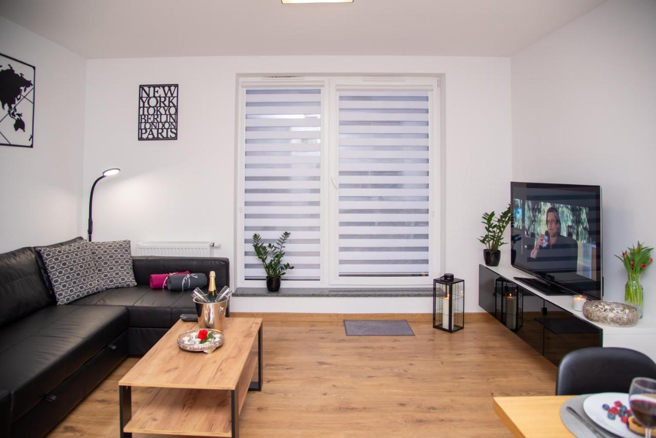 Maya'S Flats & Resorts 49 - Spacious 3 Rooms Apartment In Szafarnia Gdansk Bagian luar foto
