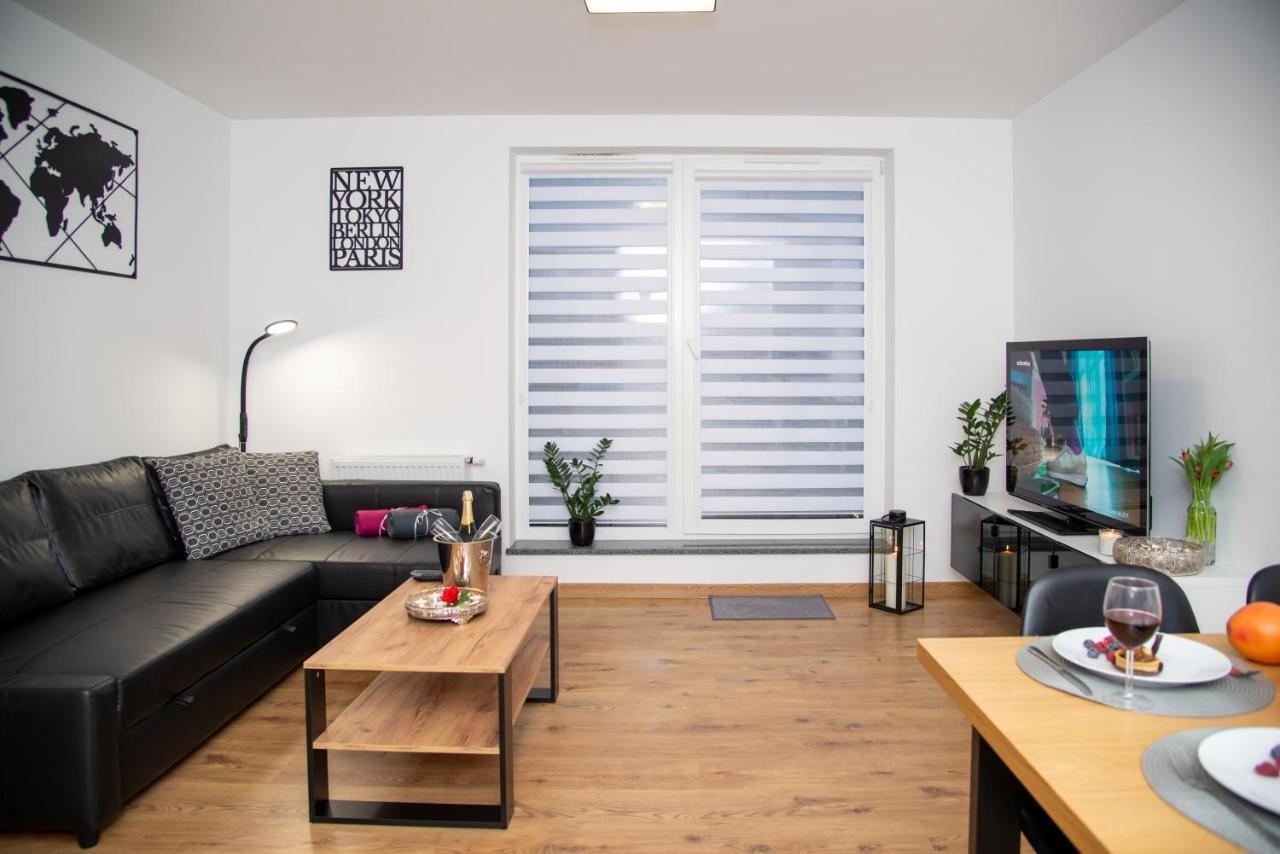 Maya'S Flats & Resorts 49 - Spacious 3 Rooms Apartment In Szafarnia Gdansk Bagian luar foto