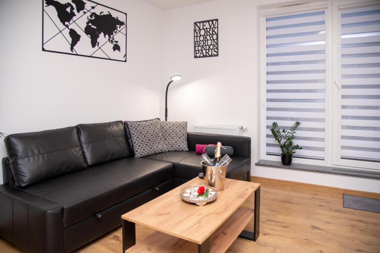 Maya'S Flats & Resorts 49 - Spacious 3 Rooms Apartment In Szafarnia Gdansk Bagian luar foto