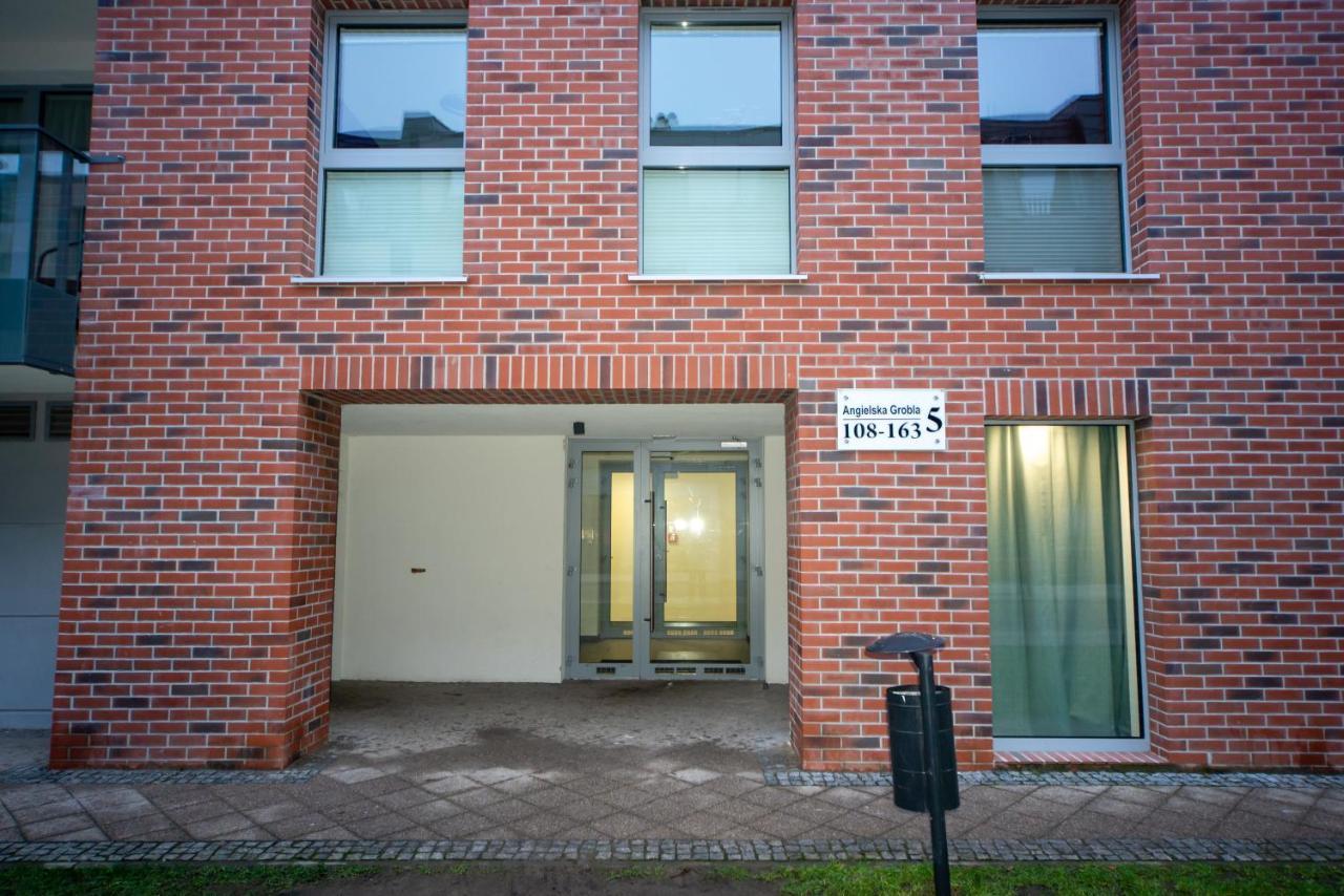 Maya'S Flats & Resorts 49 - Spacious 3 Rooms Apartment In Szafarnia Gdansk Bagian luar foto