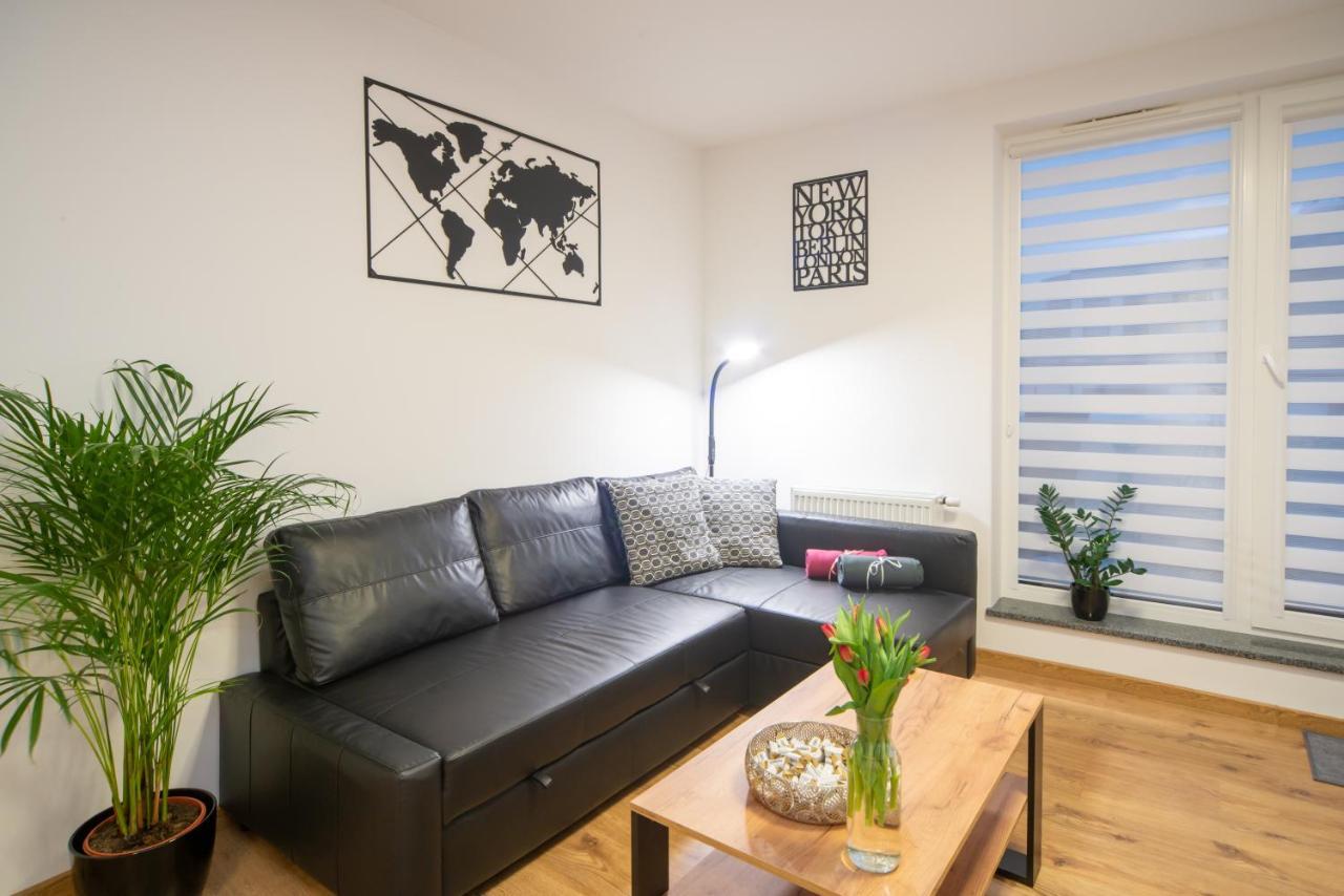 Maya'S Flats & Resorts 49 - Spacious 3 Rooms Apartment In Szafarnia Gdansk Bagian luar foto